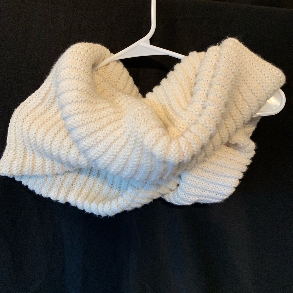 Scarf - Picture 2 of 3